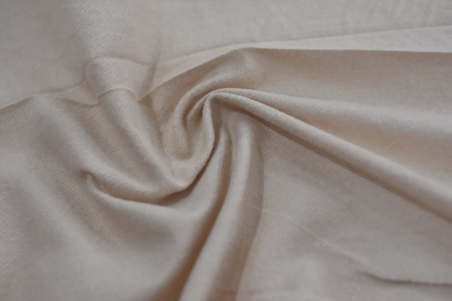 PREMIUM WOOL STOLE- CREAM